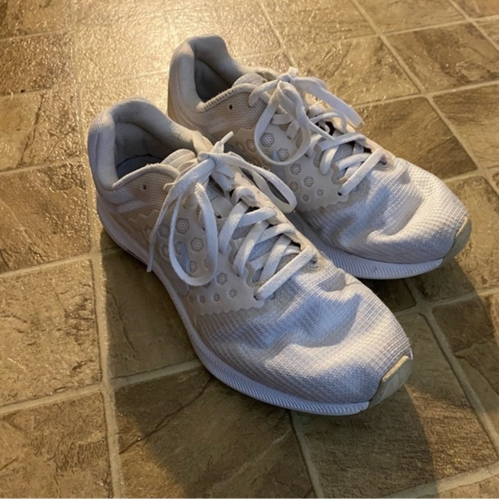 Nike Running Shoes Women’s‎ Size 6.5 Lace Up Sneakers